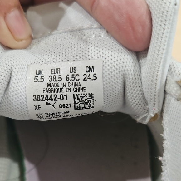 Puma White and Silver Sneakers Versatile Style - Picture 3 of 6